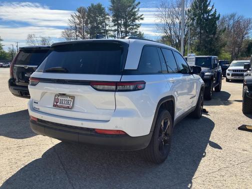 2024 Jeep Grand Cherokee Altitude