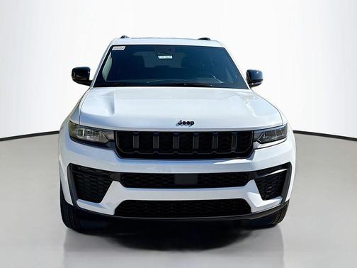 2026 Jeep Grand Cherokee Altitude