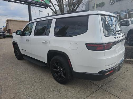 2023 Jeep Wagoneer Series II Carbide 4x2