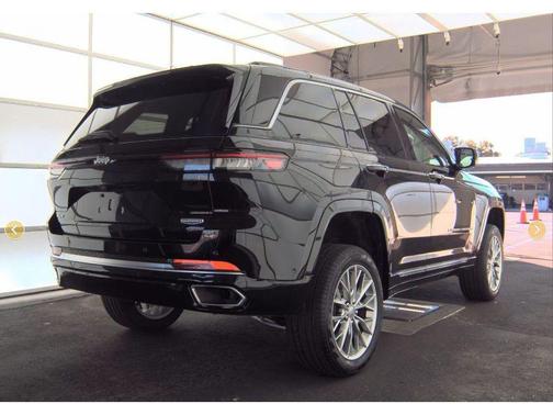 2024 Jeep Grand Cherokee Summit