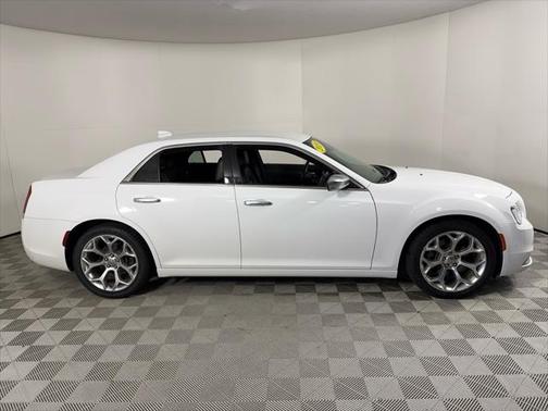 2019 Chrysler 300 C