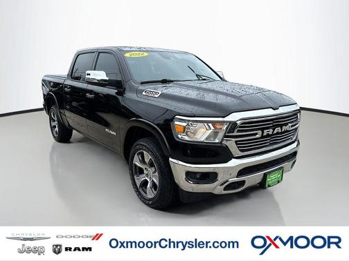 Diamond Black Crystal Pearlcoat 2022 RAM 1500 Laramie