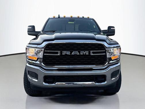 2024 RAM 3500 Tradesman Crew Cab 4x4 6'4' Box