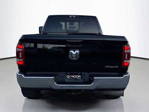 2024 RAM 3500 Tradesman Crew Cab 4x4 6'4' Box