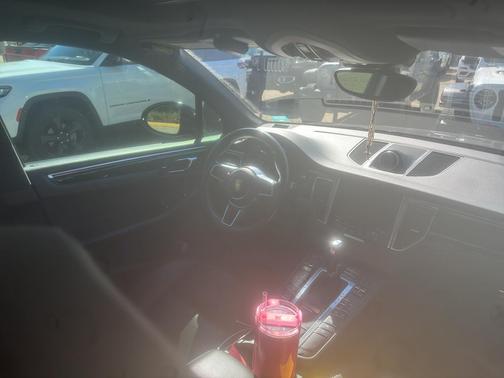 2018 Porsche Macan Base