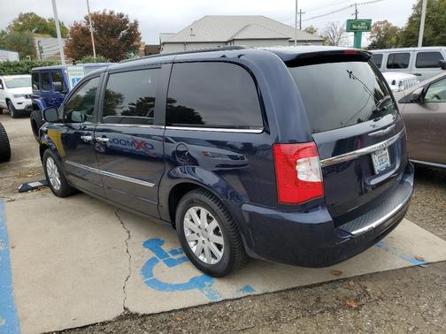 2012 Chrysler Town & Country Touring-L