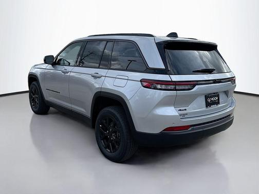 2026 Jeep Grand Cherokee Altitude