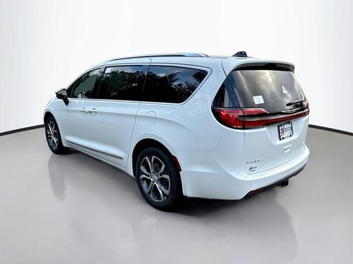 2026 Chrysler Pacifica L