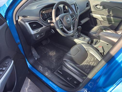 2022 Jeep Cherokee X 4x4