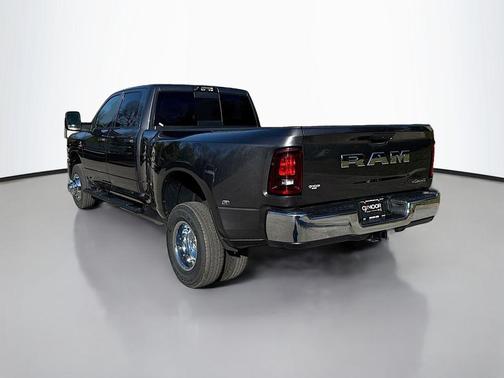 2026 RAM 3500 Tradesman Crew Cab 4x4 8' Box