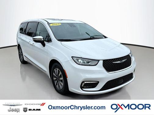 Bright White Clearcoat 2023 Chrysler Pacifica Hybrid Limited