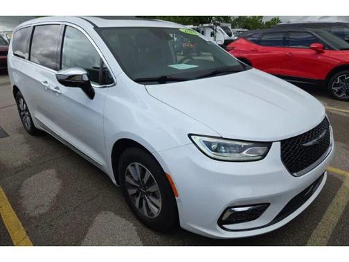 Bright White Clearcoat 2023 Chrysler Pacifica Hybrid Limited