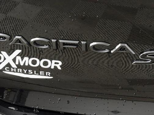 2025 Chrysler Pacifica Hybrid Premium S Appearance Pkg