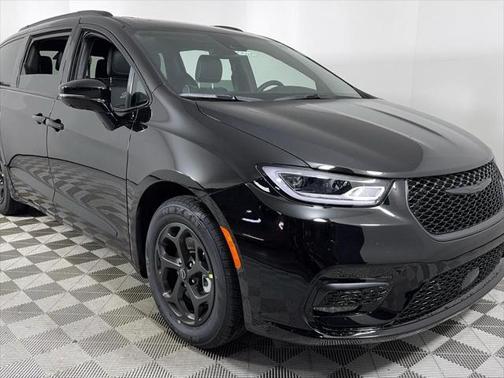 2025 Chrysler Pacifica Hybrid Premium S Appearance Pkg