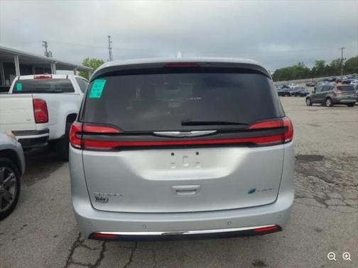 2022 Chrysler Pacifica Hybrid Touring L