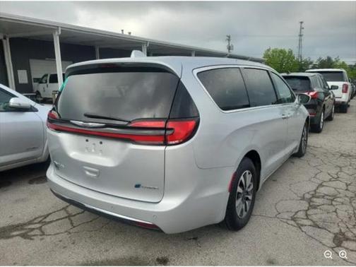 2022 Chrysler Pacifica Hybrid Touring L