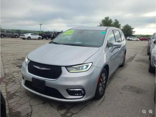 2022 Chrysler Pacifica Hybrid Touring L