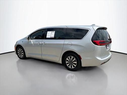 2022 Chrysler Pacifica Hybrid Touring L