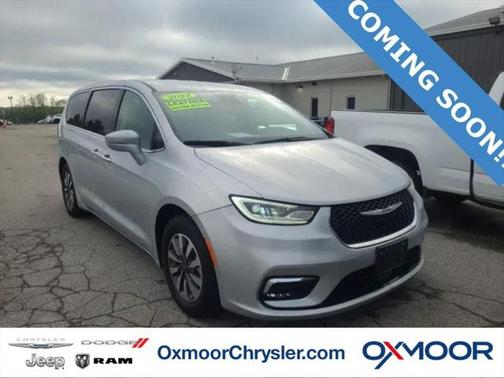 2022 Chrysler Pacifica Hybrid Touring L
