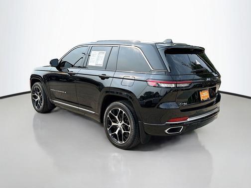 2022 Jeep Grand Cherokee Summit