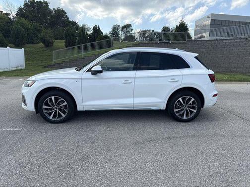 2023 Audi Q5 45 S line Premium Plus