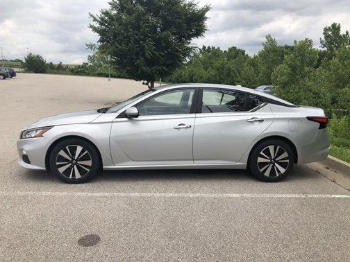 2021 Nissan Altima 2.5 SV