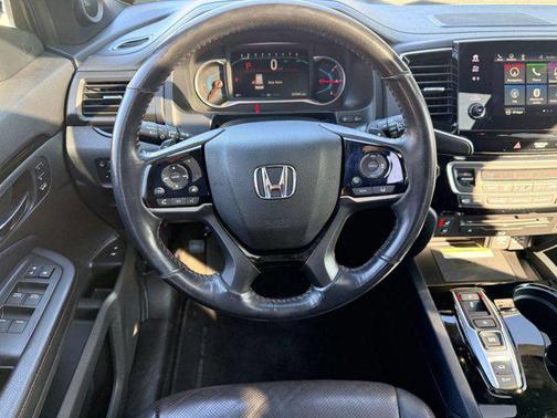 2022 Honda Pilot AWD Black Edition