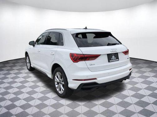 2024 Audi Q3 Premium 45 TFSI S line quattro Tiptronic