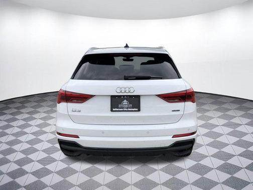 2024 Audi Q3 Premium 45 TFSI S line quattro Tiptronic