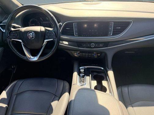 2022 Buick Enclave AWD Essence