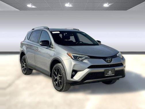 2017 Toyota RAV4 SE