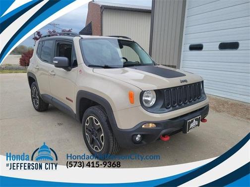 Photo 1 of 25 of 2016 Jeep Renegade Trailhawk