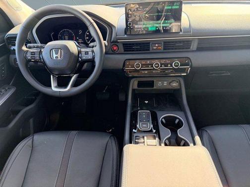 2025 Honda Pilot Touring 8-Passenger