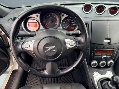 2009 Nissan 370Z Touring