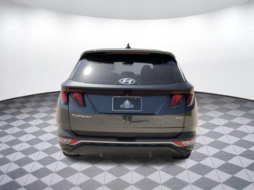 2022 Hyundai TUCSON SE
