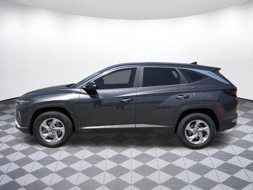 2022 Hyundai TUCSON SE