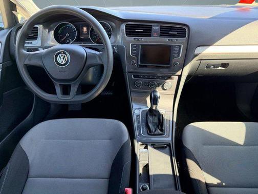 2016 Volkswagen e-Golf SE
