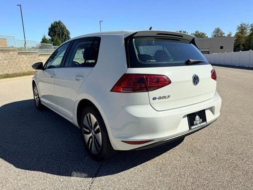 2016 Volkswagen e-Golf SE