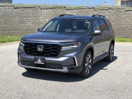 2025 Honda Pilot Touring 8-Passenger