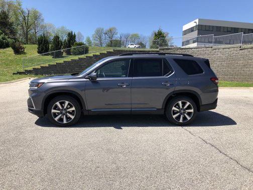 2025 Honda Pilot Touring 8-Passenger