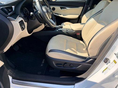 2022 INFINITI QX50 LUXE AWD
