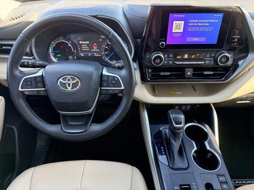 2023 Toyota Highlander Hybrid XLE