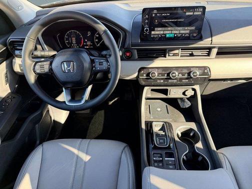 2025 Honda Pilot Touring 8-Passenger
