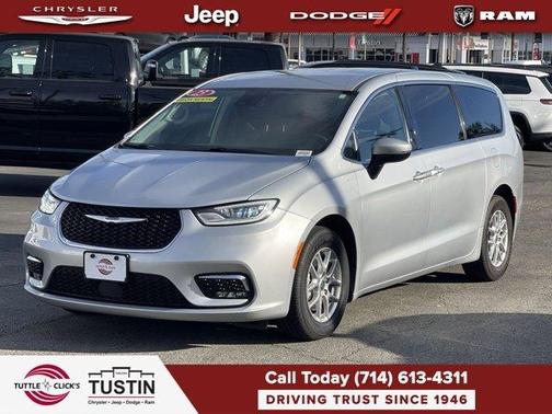 2023 Chrysler Pacifica Touring-L