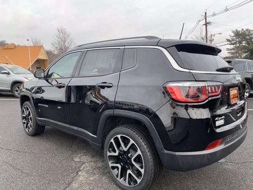 Photo 4 of 32 of 2018 Jeep Compass Limited