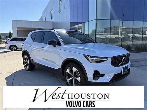 2025 Volvo XC40 Plus