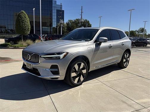 2023 Volvo XC60 Plus