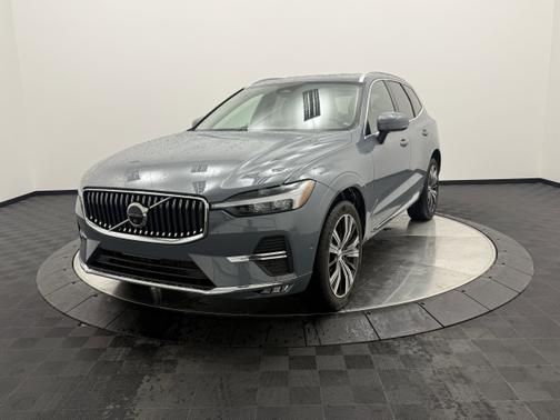 2023 Volvo XC60 Plus Bright Theme
