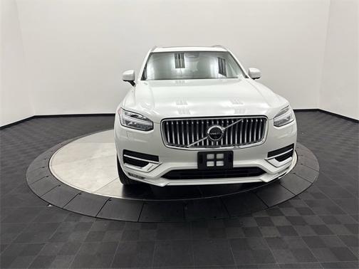 2024 Volvo XC90 Plus Bright Theme