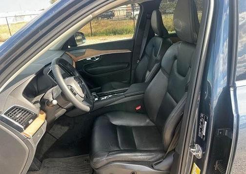 2023 Volvo XC90 Plus